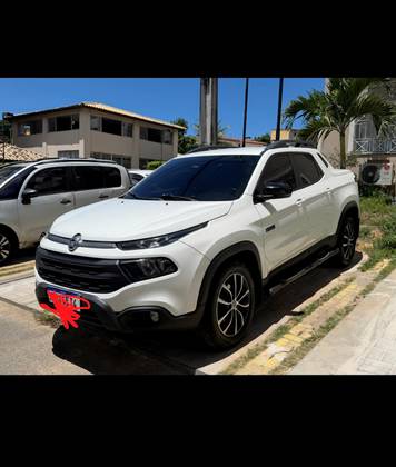 FIAT TORO 2.0 16V TURBO DIESEL ULTRA 4WD AT9 FIAT TORO 2.0 16V TURBO DIESEL ULTRA 4WD AT9